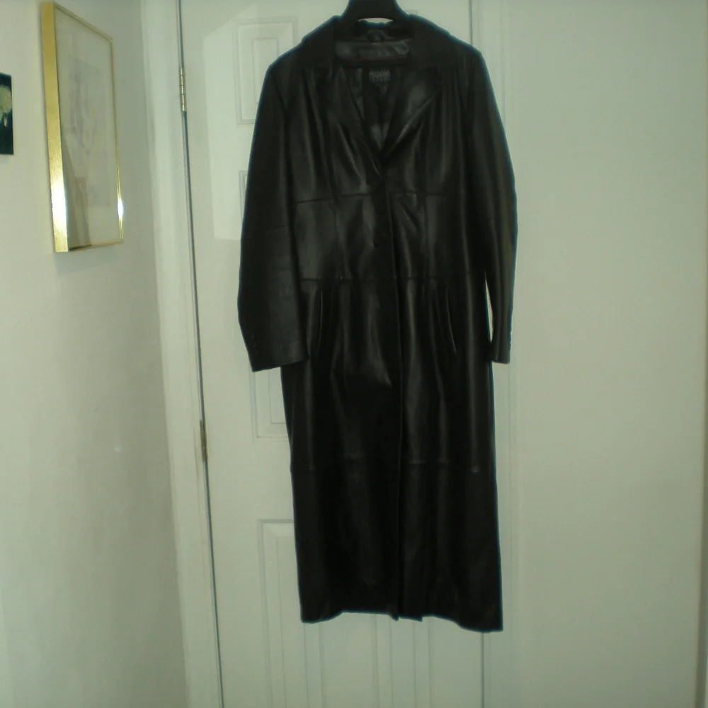 Wilsons Black Leather Trench Coat - Picture 7 of 7